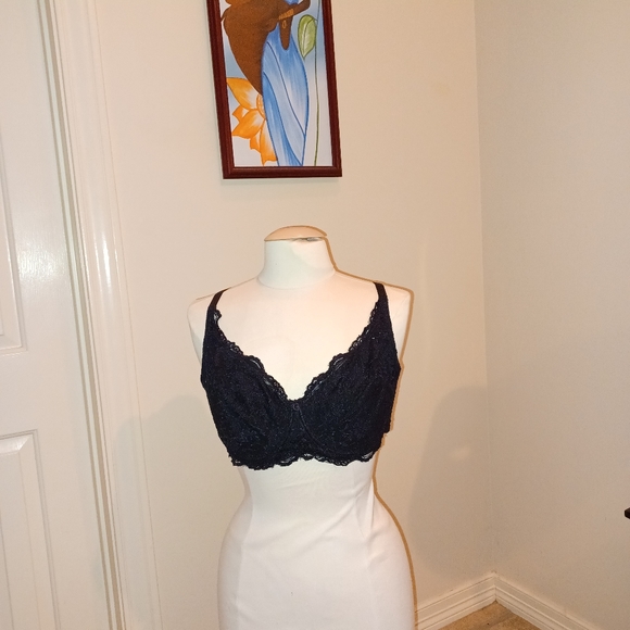 Q-T Intimate - Picture 1 of 5